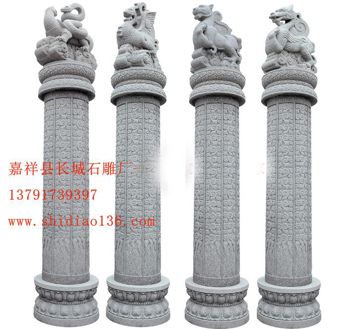 石雕四大神獸在擺放的位置上也是有講究的，東為青龍，西為白虎，南為朱雀，北為玄武。我國講究的是風水，所以都要按照風水的最佳位置擺放四大神獸雕刻。而四大神獸的雕刻更是我國石雕藝術的一種文化體現。